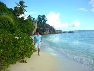 La Digue - Anse Source Argent_004-smal.jpg