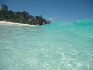 La Digue - wave_003-smal.jpg