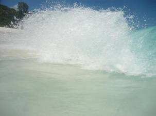 La Digue - wave_001-smal.jpg