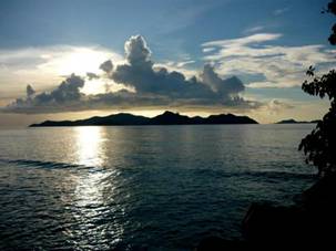 La Digue - Blick nach Praslin_001-smal.jpg