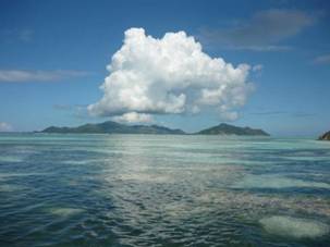 La Digue - Blick nach Praslin_004-smal.jpg