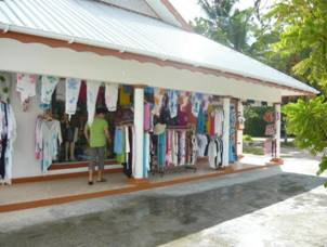 Praslin - shopping_001-smal.jpg